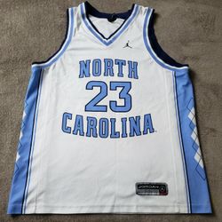 PRE-OWNED!! Michael Jordan #23 North Carolina, Size Large... $100
