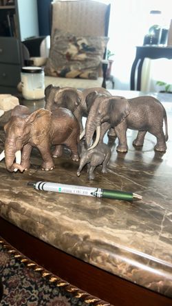 Schleich African Elephant Set of Figurines