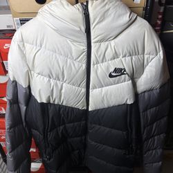 Nike Puffer Size Large Used 