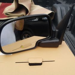 Driver Side Mirrior 2002 -2006 Chevy Silverado Ir Similiar