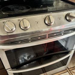 LG stainless stove and double door fridge combo sale thousand bucks take them both