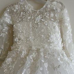 Girls-size 6/7-Cream 3/4 Sleeve Crew Neck Bridal or Pageant Gown