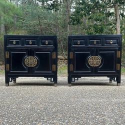 Pair of vintage ebonized Chinoiserie nightstands for Century Furniture . Chin Hua . Hollywood regency