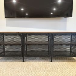 Media Console 