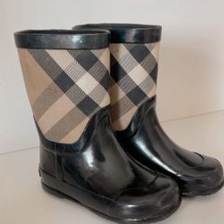 Burberry Rain Boots ☔️ 