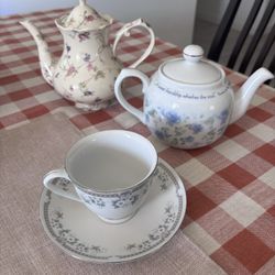 Miscellaneous tea set pieces