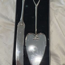 Wedding cake cutting set