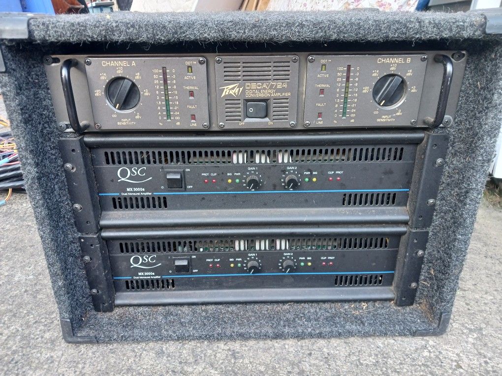 QSC 3000 POWER AMPLIFIERS