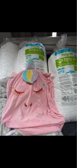 Squish mellow bean bag & 3 full bags of bean bag filler