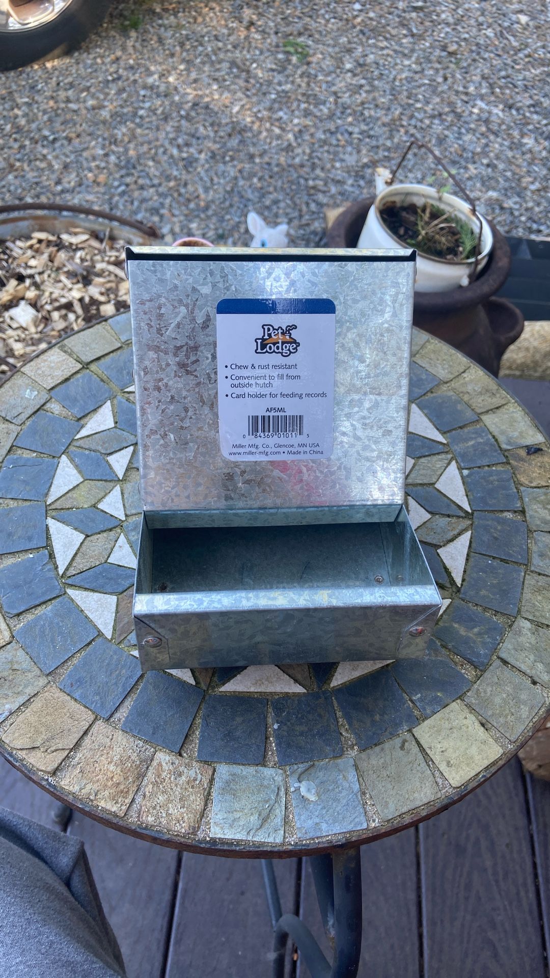 Pet Lodge Rabbit Feeder