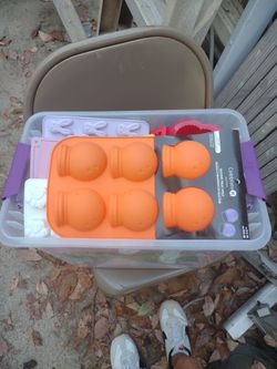 Holiday molds