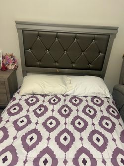 Gray Wood Bed Frame with Tufted Headboard