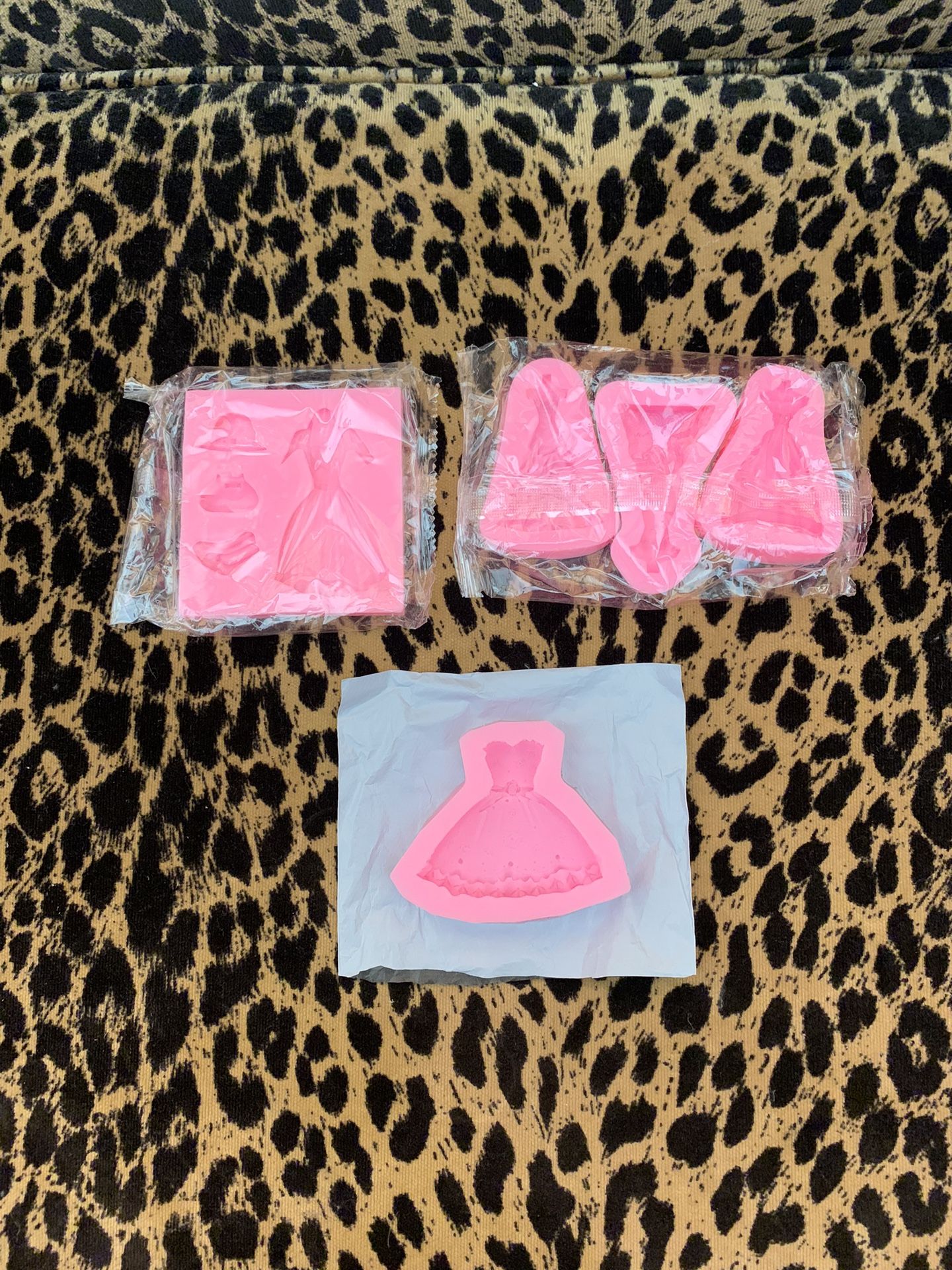 Molds. Fondant. Chocolate. Candy Making