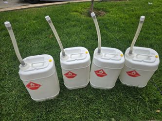 6 gallon buckets