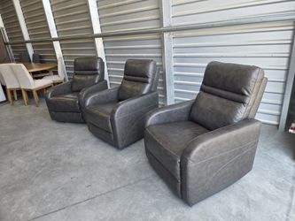 Costco Gilman Creek Furniture
Aldryn Leather Power Glider Recliner

Top Grain Leather with Vinyl Match on Sides and Back
Power Headrest
USB and USB-C 