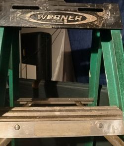 Selling a sturdy 6-foot Werner fiberglass https://offerup.com/redirect/?o=c3RlcGxhZGRlci5HcmVlbg== fiberglass rails (safe for electrical work, .