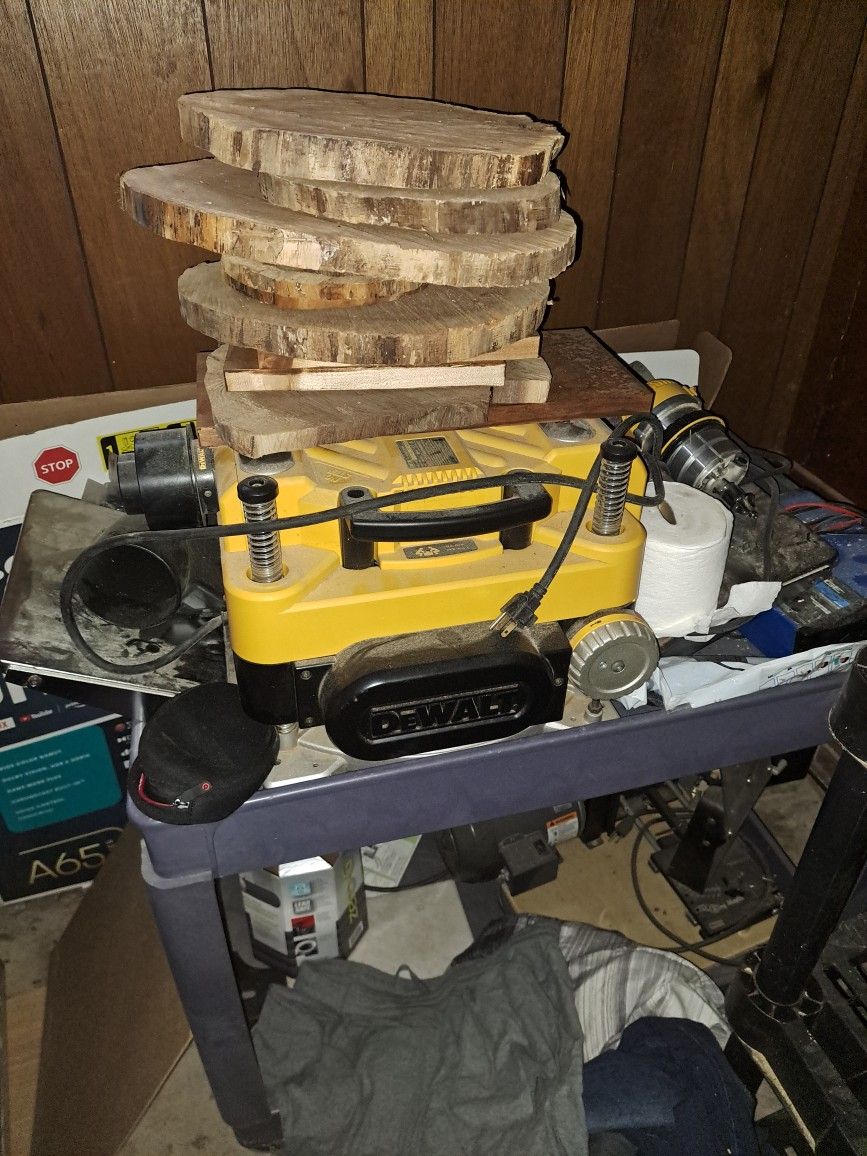 DEWALT PLANER