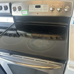 GE Glass Top Stove 30 Inches Wide Good Condition With Warranty 