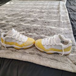 Wmns  size 6 Jordan 11 Low 'Yellow Snakeskin'