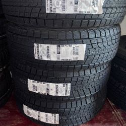(4) - 235/65/17 Dunlop Winter Maxx SJ8 Snow Tires