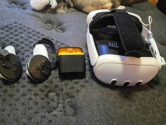 Meta Quest 3 VR Headset with Controllers
