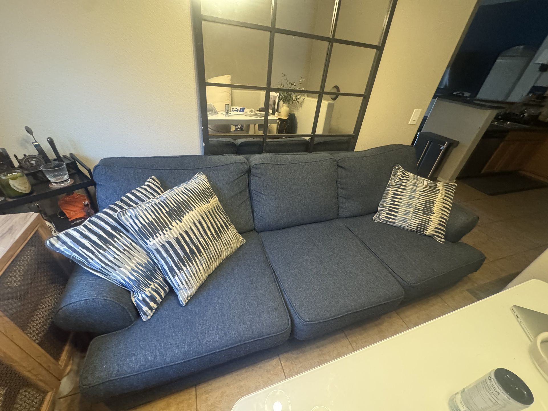 Sofa couch 4 sale
