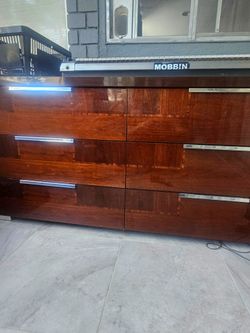 6 Drawer High-gloss Lacquer Dresser