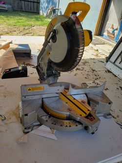 Dewalt saw 10"