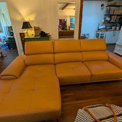 New Luxury Leather  Sectional Couch / Free Delivery 