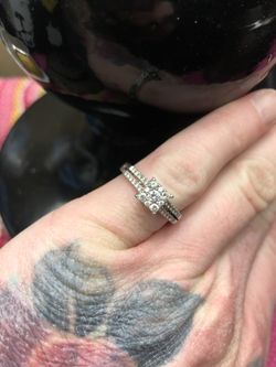 14kt white gold 1/2 ctw cluster diamond ring size 7.5