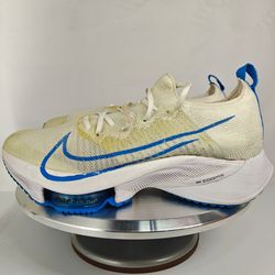 Size 9.5 US MEN'S Nike Air Zoom Tempo NEXT% sneakers
