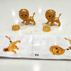 *Super Rare* Golden Lion + crown (Gumi Yum Surprise - Widlife) Collectible Animal Figurine / Puzzle Toy — with instructionsu