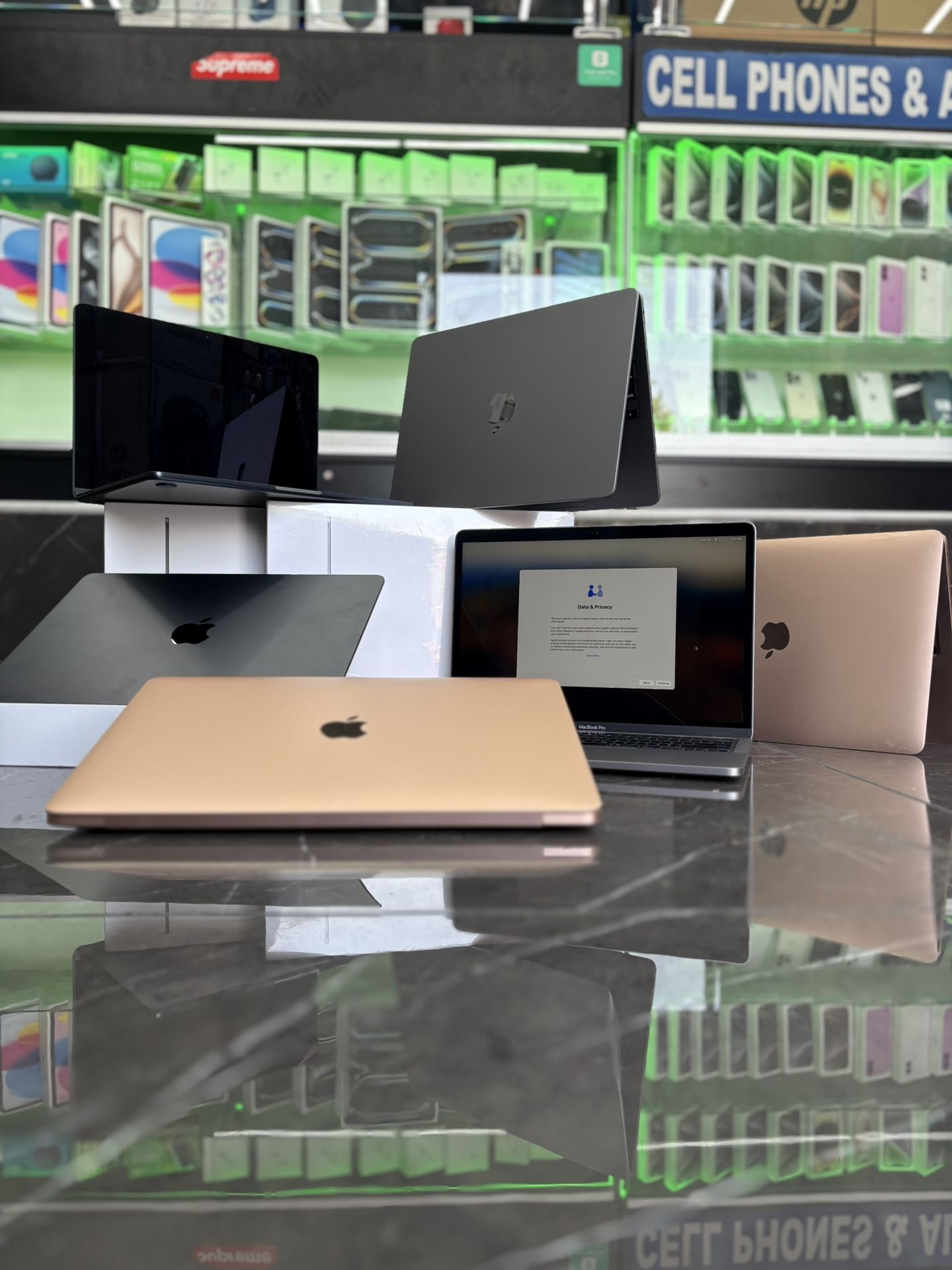 MacBook Air M1, M2, M3, & M4 (New & Open Box) Take It Home In Payments/ llévalo a casa en pagos
