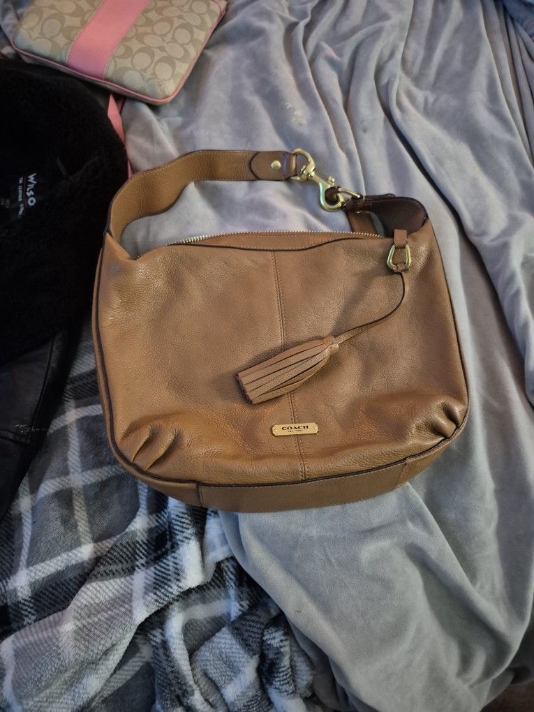 Coach Avery Hobo Bag