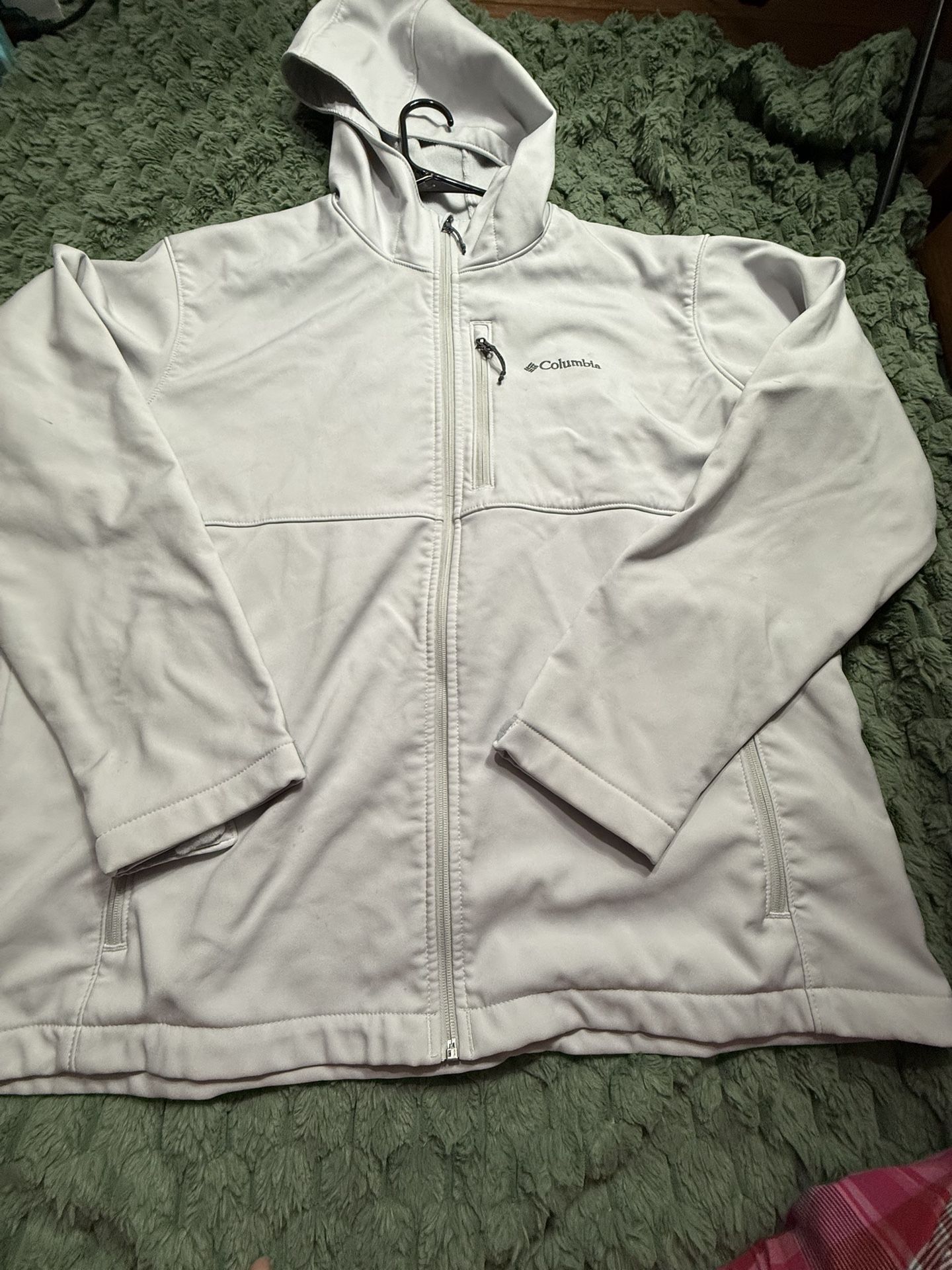 Columbia Men's Ascender II Hooded Softshell Jacket Xxl on tag  Flaw as seen in the last picture