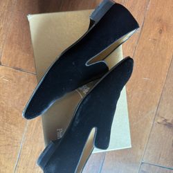 Christian Louboutin Dandelion Flat SZ: 42 