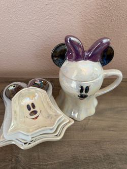 ghost mug and measuring cups