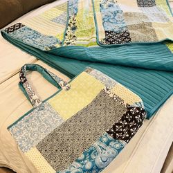 Bedding Coverlet/Quilt and Shams