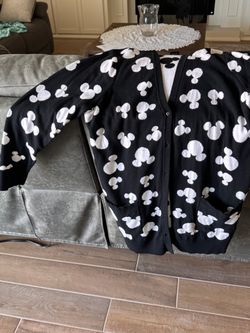 Sweater Disney
