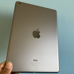 Apple IPad Air (9.7” Retina Display/ IOS 12 / Newer Than Ipad 4th Gen.) 16GB with complete Accessories (Roblox/ Disney+ supported//32GB for $169)