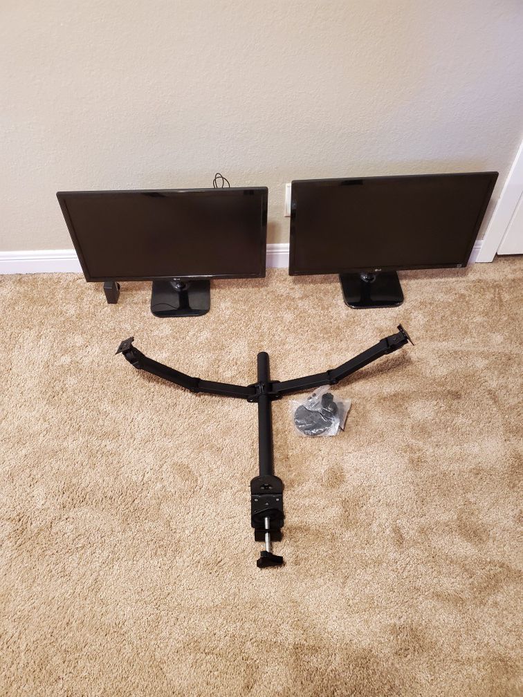 Dual HD led monitors and double monitor arm