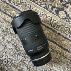 Tamron 28-200mm f/2.8-5.6