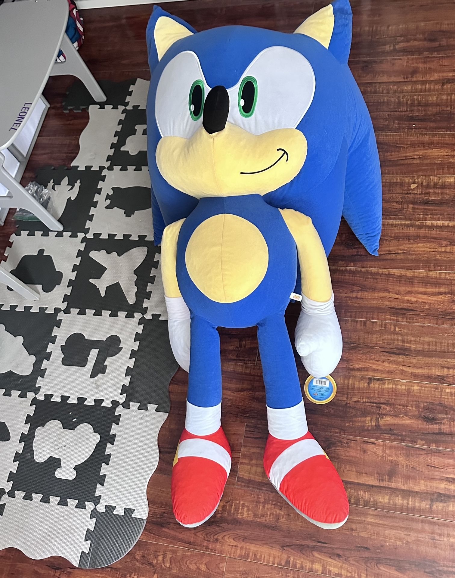 GIANT SONIC plush - New With Tags