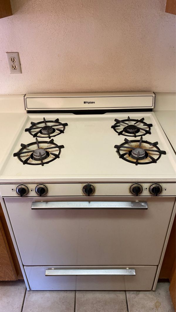 3 used gas stoves. All in working conditions. Taken out of units after