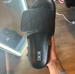 Dior designer slides