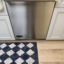 Viking dishwasher