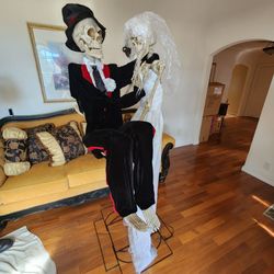 HALLOWEEN ANIMATED SKELETONS