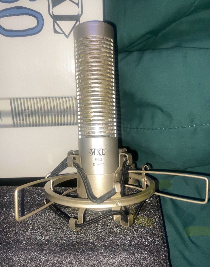 MXL 860 Ribbon Microphone