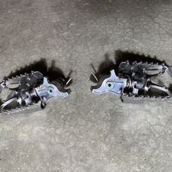 CRF Pivot Pegz