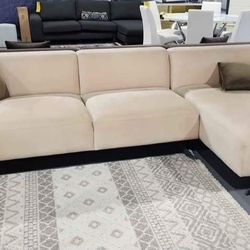 NEW SECTIONAL BEIGE VELVET 115x60